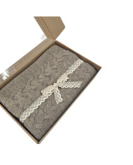 Koc dzianinowy z wełną 150x200 cm – AREZZO TAUPE
